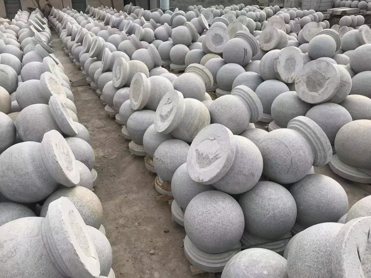 室外鋪裝常用芝麻灰石材火燒板和灰色大理石地鋪石